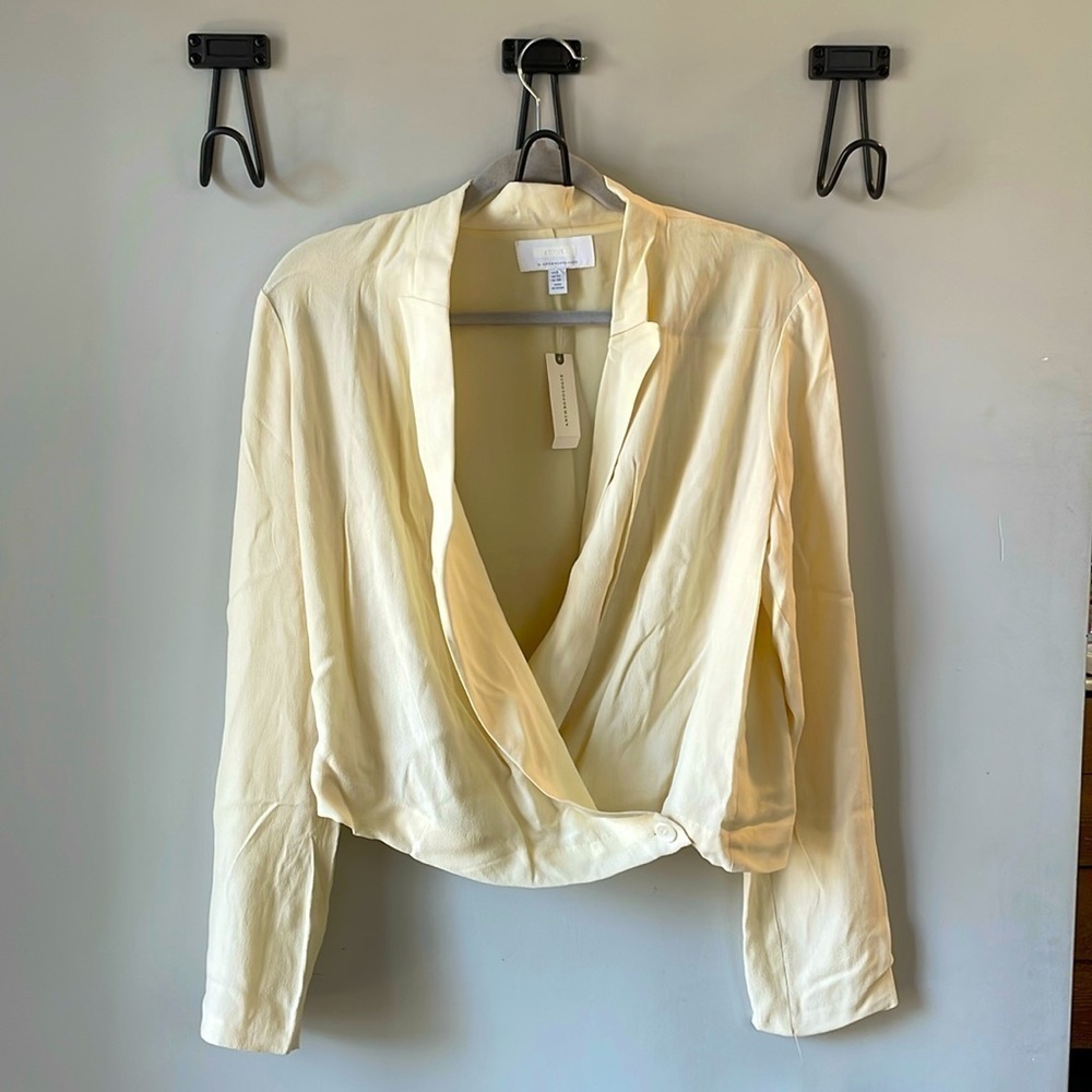 NWT Sttitwe for Anthropologie, size 6, loose fit cream colored wrap blazer